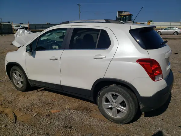 KL7CJLSB1GB694025 2016 CHEVROLET TRAX - Image 2