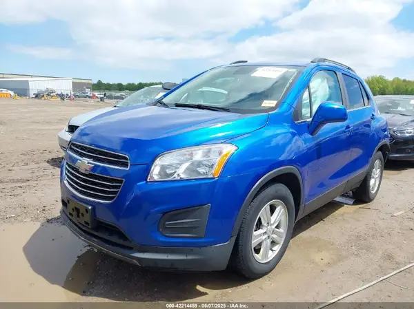 KL7CJLSB1GB740582 2016 CHEVROLET TRAX - Image 2