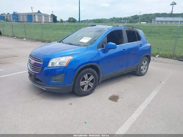 KL7CJLSB1GB757317 2016 CHEVROLET TRAX - Image 2