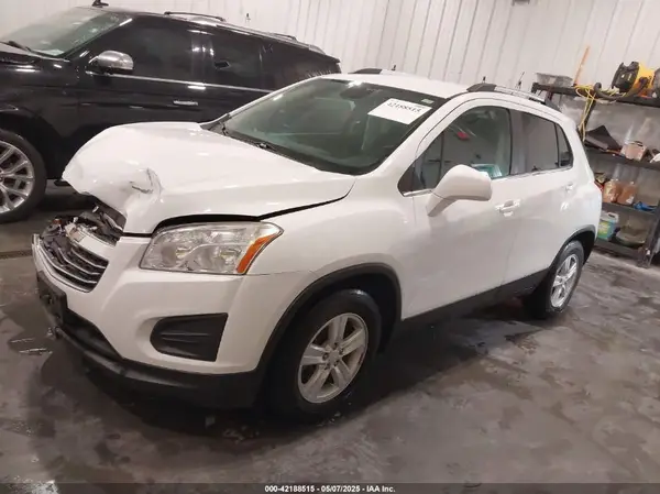KL7CJLSB1GB759956 2016 CHEVROLET TRAX - Image 2
