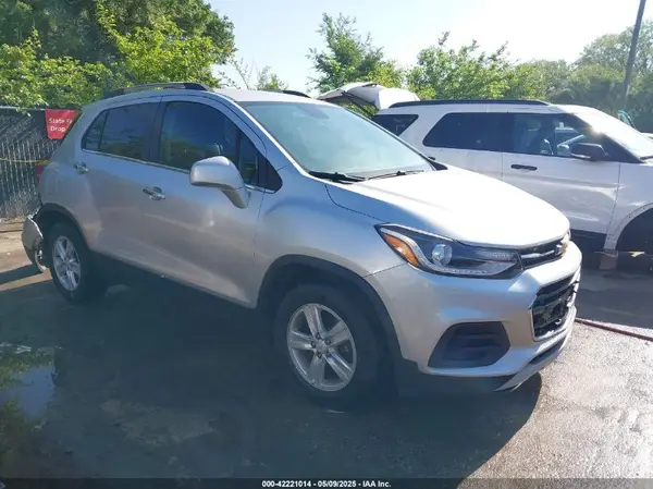 KL7CJLSB1HB088421 2017 CHEVROLET TRAX - Image 1