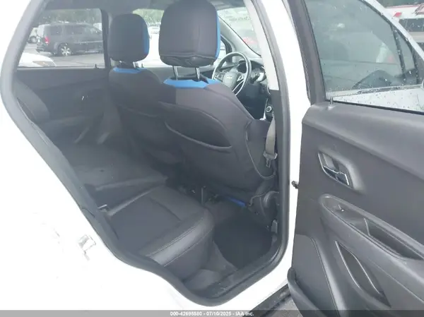 KL7CJLSB1HB113124 2017 CHEVROLET TRAX - Image 8