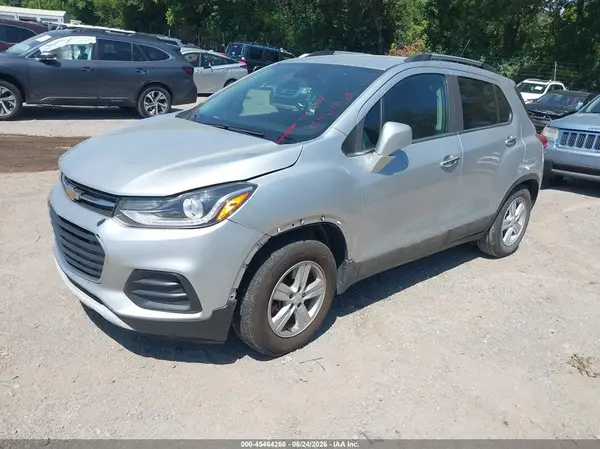 KL7CJLSB1HB133504 2017 CHEVROLET TRAX - Image 2