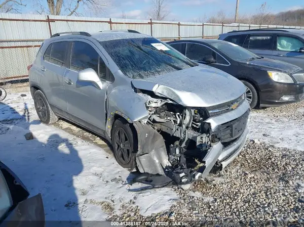 KL7CJLSB1HB170990 2017 CHEVROLET TRAX - Image 1