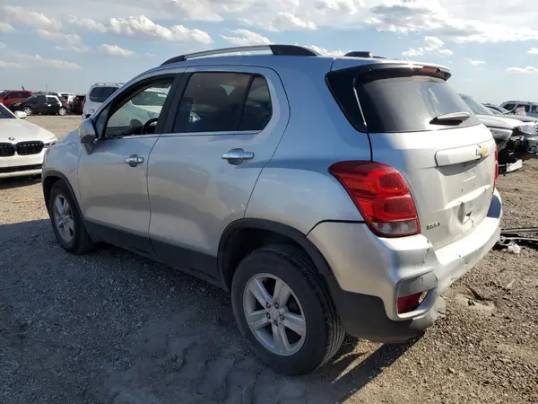 KL7CJLSB1HB173775 2017 CHEVROLET TRAX - Image 2