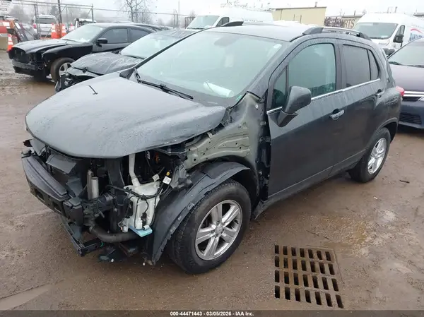 KL7CJLSB1HB183626 2017 CHEVROLET TRAX - Image 2