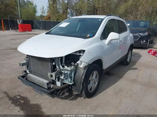 KL7CJLSB1HB196568 2017 CHEVROLET TRAX - Image 2