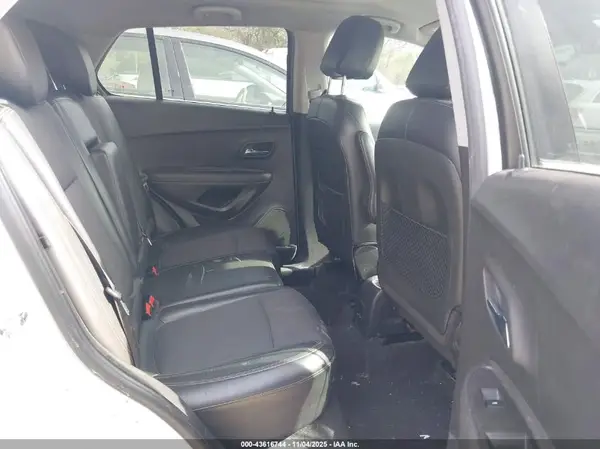 KL7CJLSB1HB196568 2017 CHEVROLET TRAX - Image 8