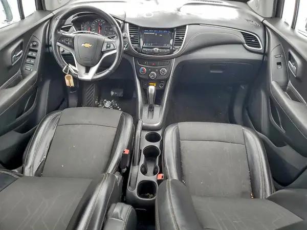 KL7CJLSB1JB564737 2018 CHEVROLET TRAX - Image 8