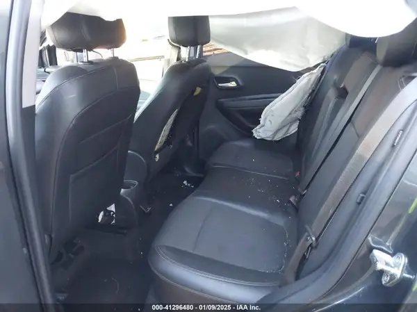 KL7CJLSB1JB567492 2018 CHEVROLET TRAX - Image 8