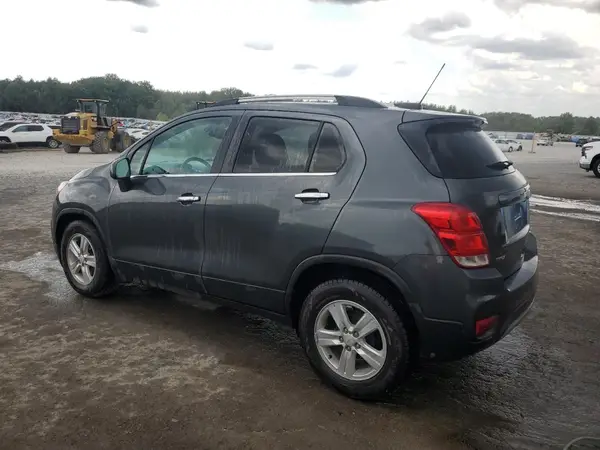 KL7CJLSB1JB577911 2018 CHEVROLET TRAX - Image 2