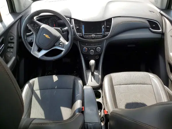 KL7CJLSB1JB580677 2018 CHEVROLET TRAX - Image 8