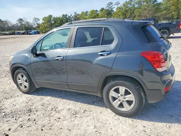 KL7CJLSB1JB581277 2018 CHEVROLET TRAX - Image 2