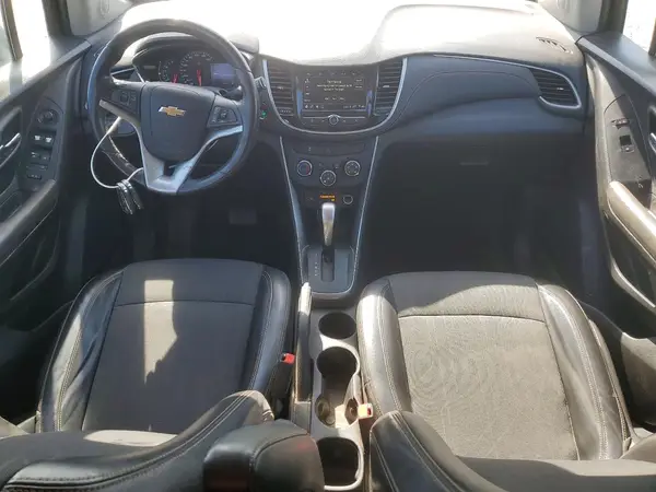 KL7CJLSB1JB581277 2018 CHEVROLET TRAX - Image 8