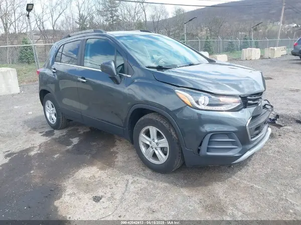 KL7CJLSB1JB581828 2018 CHEVROLET TRAX - Image 1