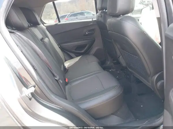 KL7CJLSB1JB581828 2018 CHEVROLET TRAX - Image 8