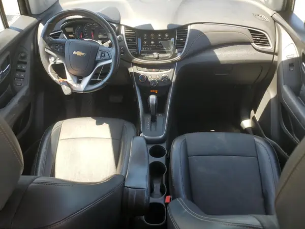KL7CJLSB1JB598645 2018 CHEVROLET TRAX - Image 8