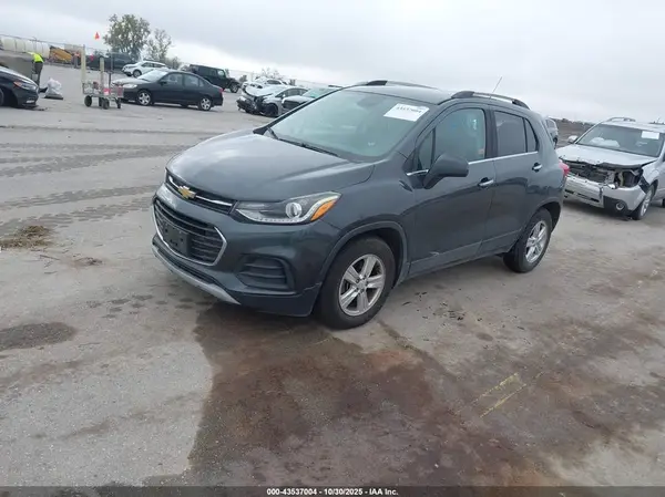 KL7CJLSB1JB616402 2018 CHEVROLET TRAX - Image 2