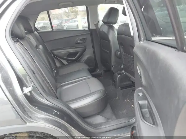 KL7CJLSB1JB616402 2018 CHEVROLET TRAX - Image 8