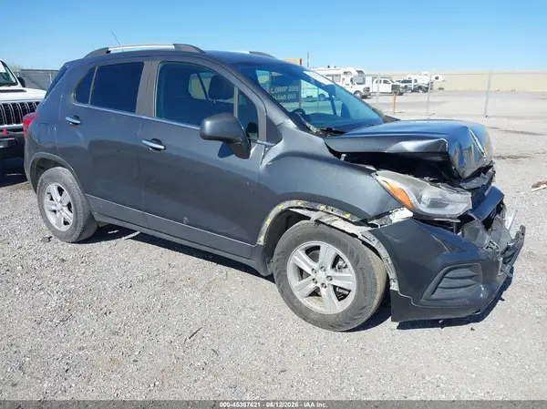 KL7CJLSB1JB616786 2018 CHEVROLET TRAX - Image 1