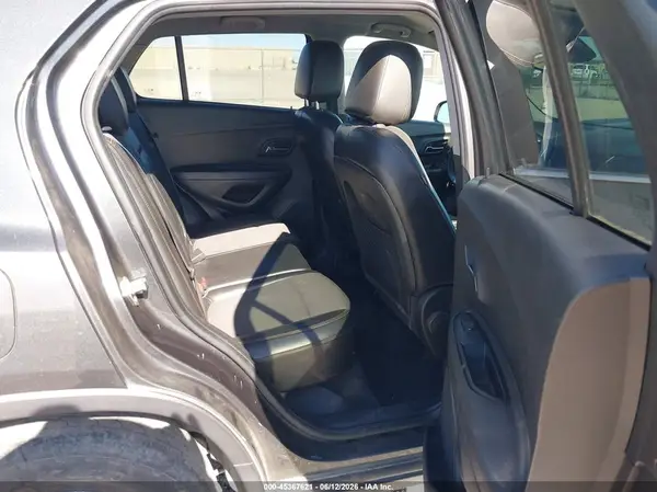 KL7CJLSB1JB616786 2018 CHEVROLET TRAX - Image 8