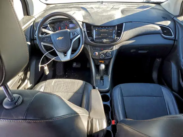 KL7CJLSB1JB617937 2018 CHEVROLET TRAX - Image 8
