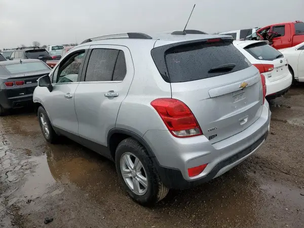 KL7CJLSB1JB635421 2018 CHEVROLET TRAX - Image 2