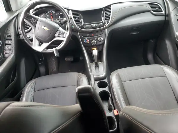 KL7CJLSB1JB635421 2018 CHEVROLET TRAX - Image 8