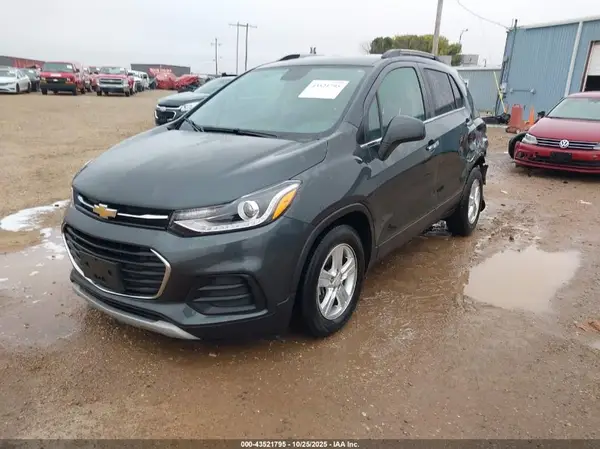 KL7CJLSB1JB646547 2018 CHEVROLET TRAX - Image 2