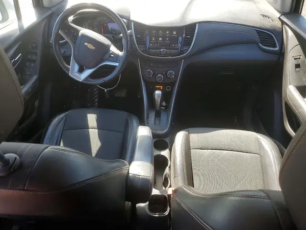 KL7CJLSB1JB677278 2018 CHEVROLET TRAX - Image 8