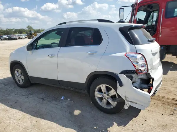 KL7CJLSB1JB678088 2018 CHEVROLET TRAX - Image 2