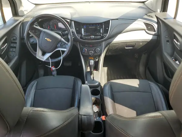 KL7CJLSB1JB678088 2018 CHEVROLET TRAX - Image 8