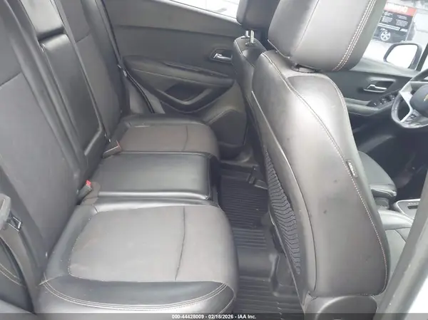 KL7CJLSB1JB692461 2018 CHEVROLET TRAX - Image 8