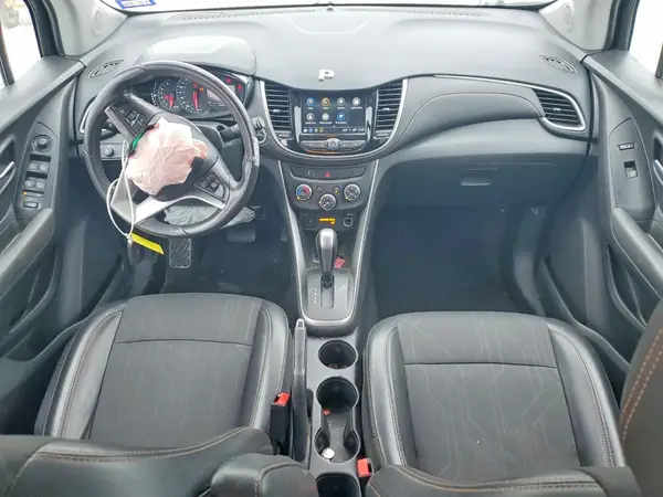 KL7CJLSB1JB693965 2018 CHEVROLET TRAX - Image 8