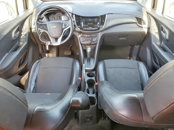 KL7CJLSB1JB721019 2018 CHEVROLET TRAX - Image 8