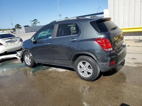 KL7CJLSB1JB721375 2018 CHEVROLET TRAX - Image 2