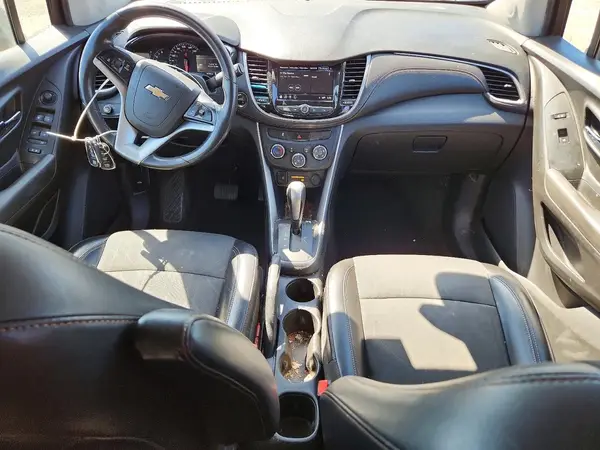 KL7CJLSB1JB724289 2018 CHEVROLET TRAX - Image 8