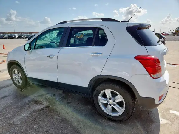 KL7CJLSB1KB750425 2019 CHEVROLET TRAX - Image 2