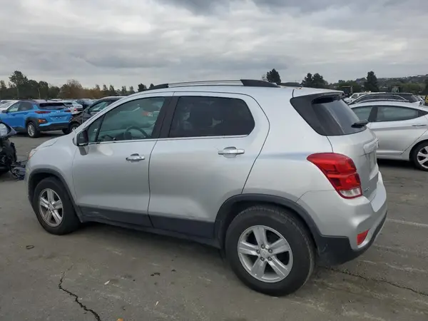 KL7CJLSB1KB781867 2019 CHEVROLET TRAX - Image 2