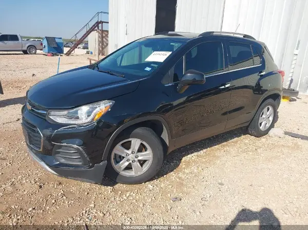 KL7CJLSB1KB785692 2019 CHEVROLET TRAX - Image 2