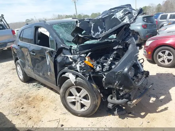 KL7CJLSB1KB789483 2019 CHEVROLET TRAX - Image 1