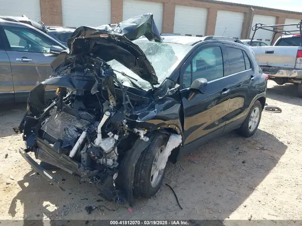 KL7CJLSB1KB789483 2019 CHEVROLET TRAX - Image 2