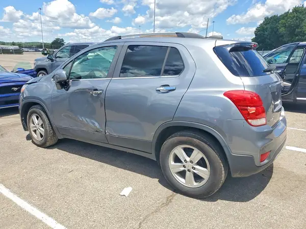 KL7CJLSB1KB802233 2019 CHEVROLET TRAX - Image 2
