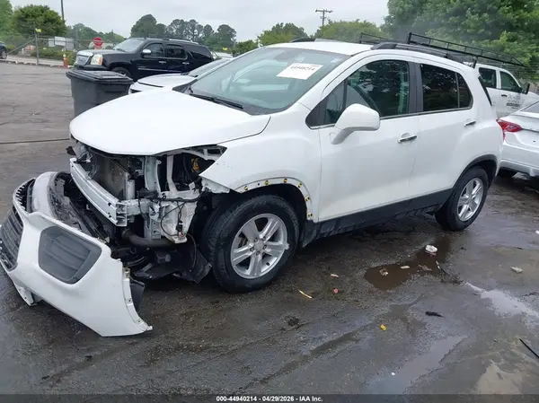 KL7CJLSB1KB816729 2019 CHEVROLET TRAX - Image 2