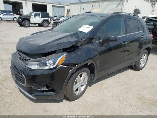 KL7CJLSB1KB817282 2019 CHEVROLET TRAX - Image 2