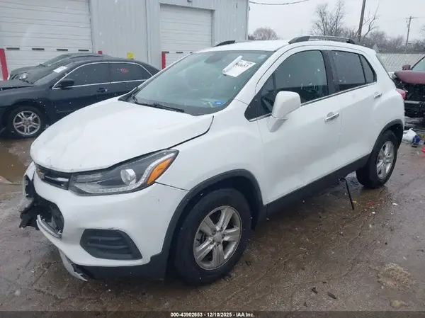 KL7CJLSB1KB820229 2019 CHEVROLET TRAX - Image 2