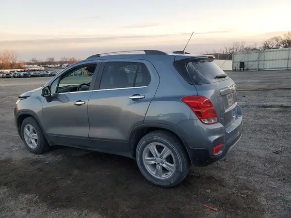 KL7CJLSB1KB821882 2019 CHEVROLET TRAX - Image 2