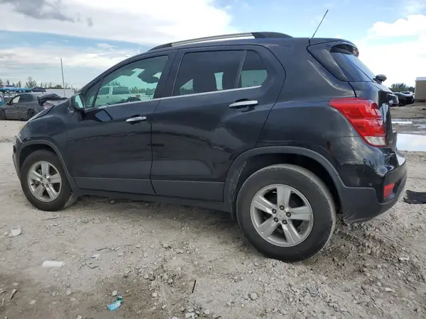 KL7CJLSB1KB854915 2019 CHEVROLET TRAX - Image 2