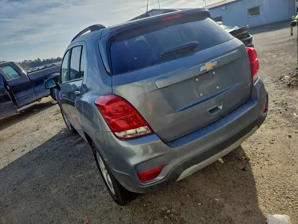 KL7CJLSB1KB856406 2019 CHEVROLET TRAX - Image 2