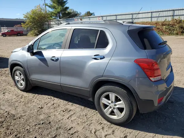 KL7CJLSB1KB863856 2019 CHEVROLET TRAX - Image 2